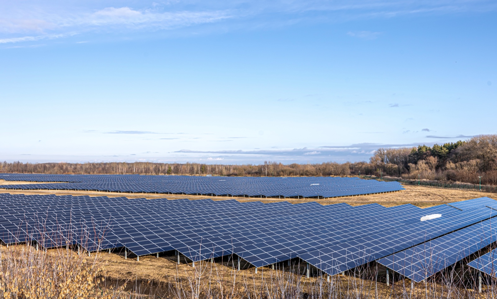 Ground-mounted solar arrays on steel mounting structures · TRX-MS